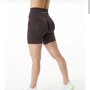 Amplify Short 7.5”